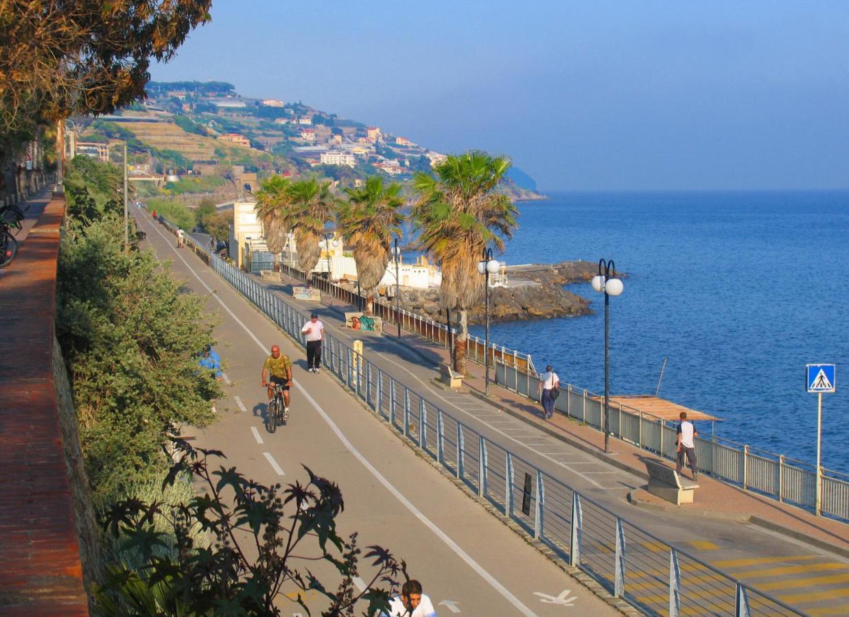 Casa Fiorenza Parcheggio Privato San Remo Buitenkant foto